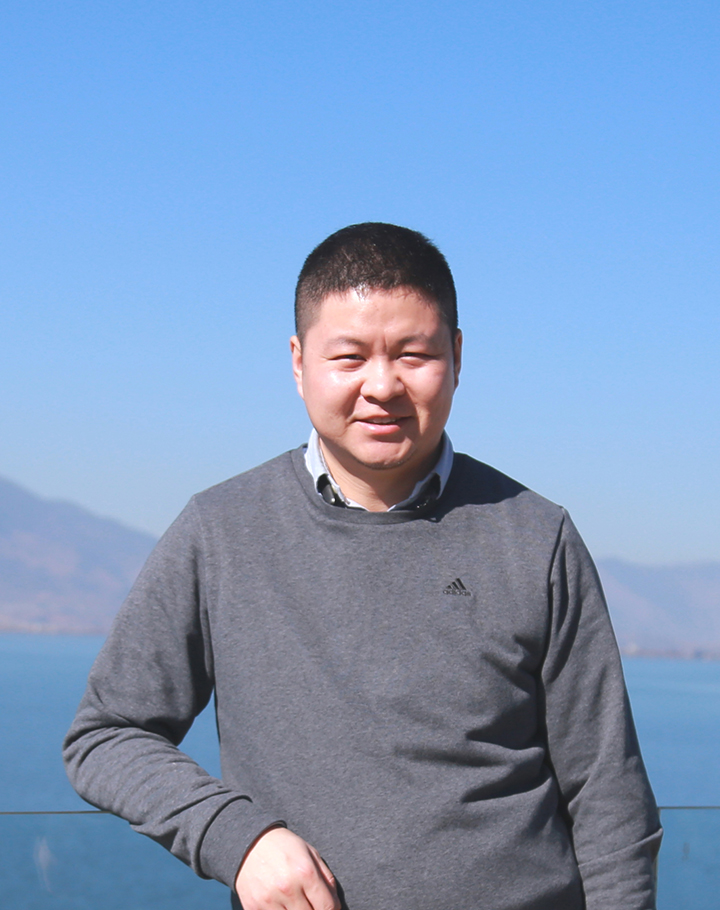 Rongyao Tang pysty.jpg