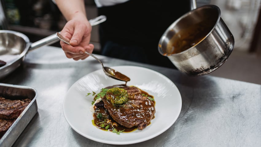 100Nk_pääkuva verkkoon.jpg